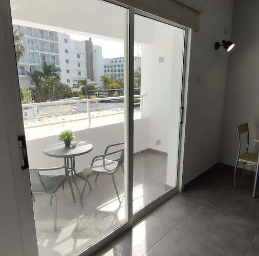 Nissi Avenue 64 1 - Luxcyservices アヤナパ