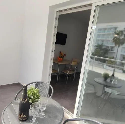 Nissi Avenue 64 1 - Luxcyservices アパート *