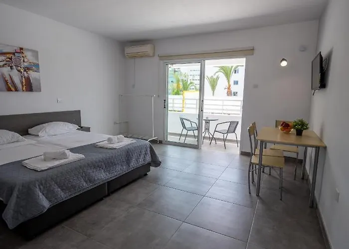 Nissi Avenue 64 1 - Luxcyservices *