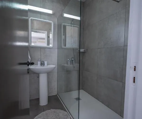 Nissi Avenue 64 1 - Luxcyservices *