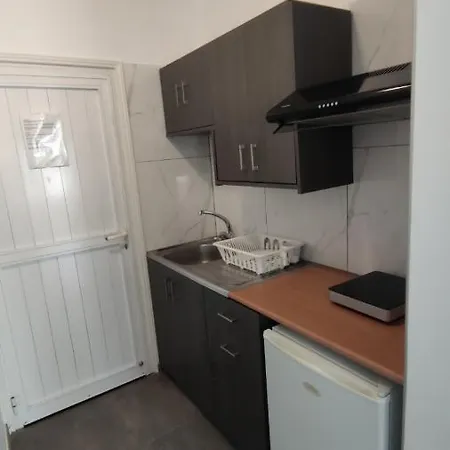 Nissi Avenue Apartament *