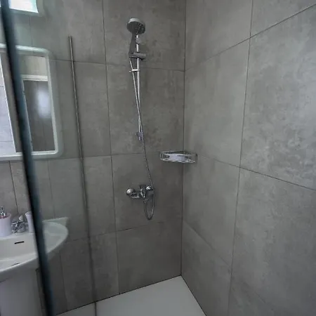 Nissi Avenue 64 1 - Luxcyservices *