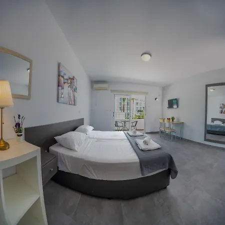 Apartament Nissi Avenue