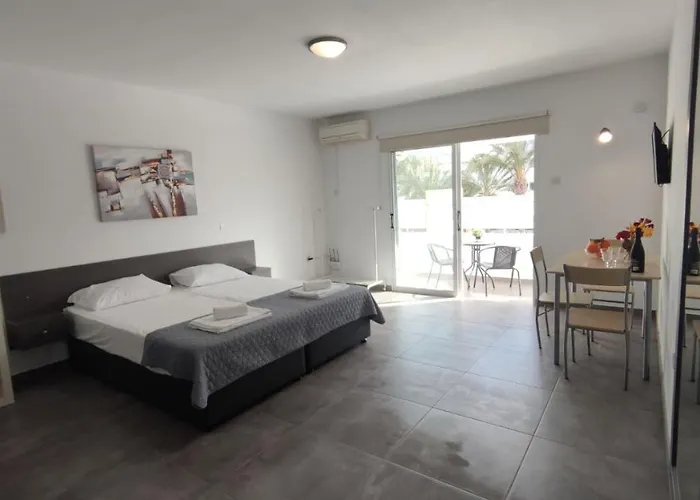 Nissi Avenue 64 1 - Luxcyservices *