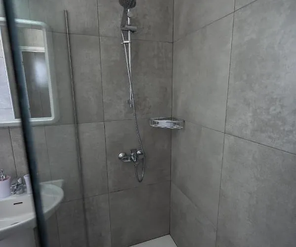 Nissi Avenue 64 1 - Luxcyservices *